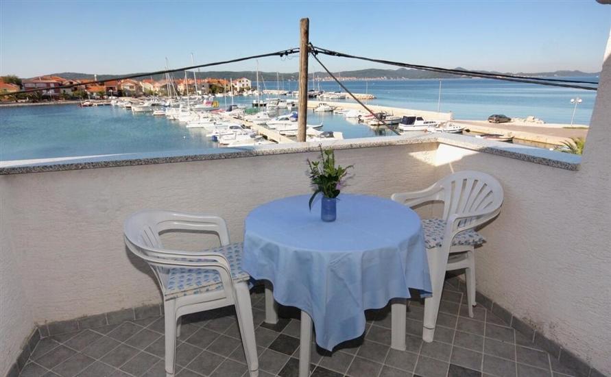 Apartment A4, for 5 persons