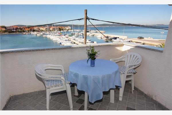 Apartment A4, for 5 persons