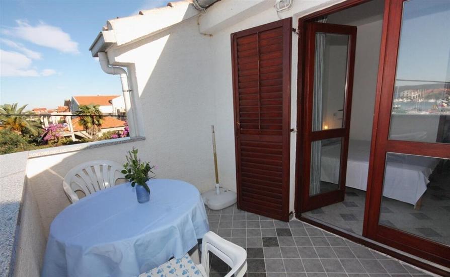 Apartment A4, for 5 persons