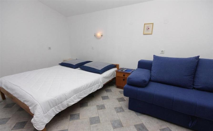 Apartment A4, for 5 persons