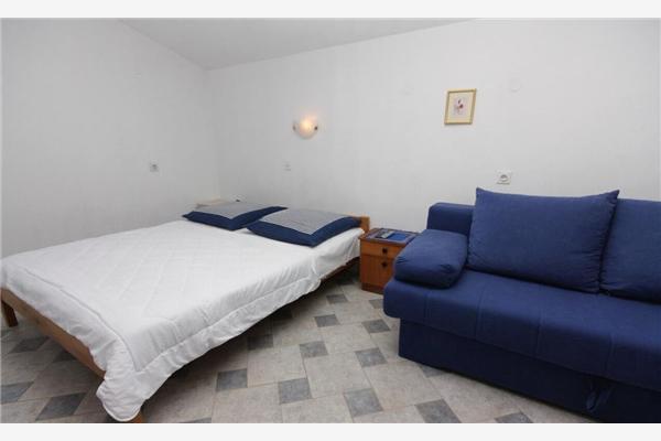 Apartment A4, for 5 persons