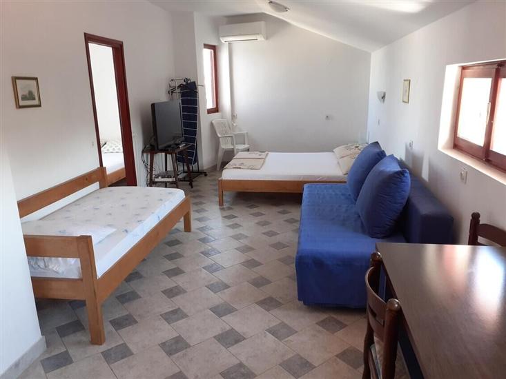 Apartment A4, for 5 persons