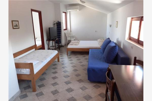 Apartment A4, for 5 persons