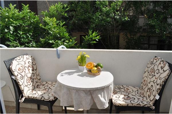 Room S3, for 3 persons