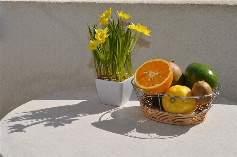 Room S3, for 3 persons