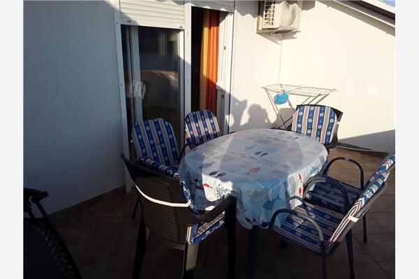 Apartment A2, for 5 persons