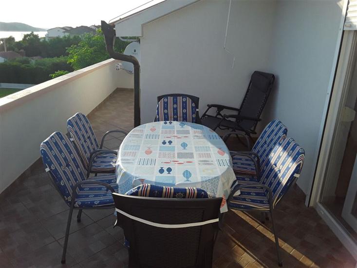 Apartment A2, for 5 persons