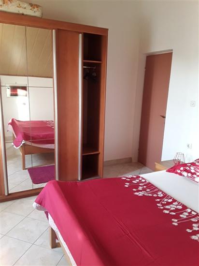 Apartment A2, for 5 persons