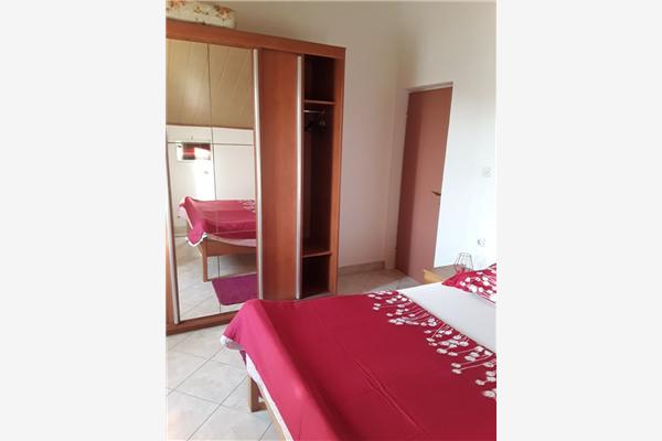 Apartment A2, for 5 persons
