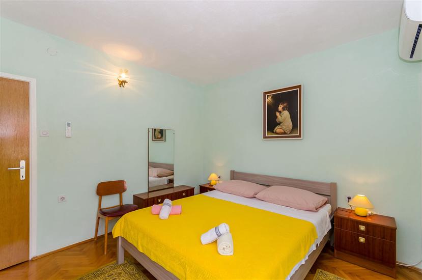 Room S3, for 2 persons