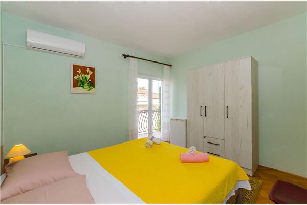 Room S3, for 2 persons