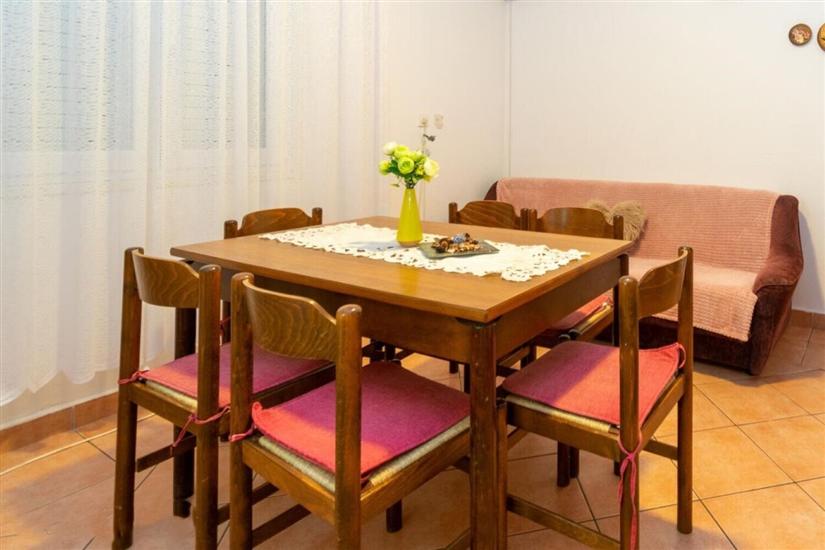 Apartment A1, for 8 persons