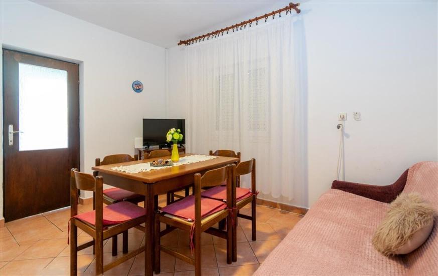 Apartment A1, for 8 persons