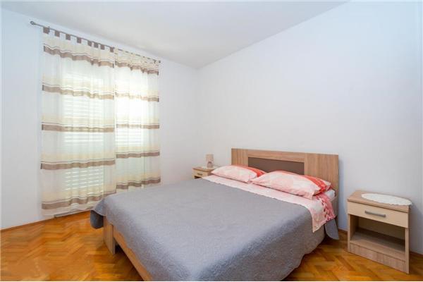 Apartment A1, for 8 persons