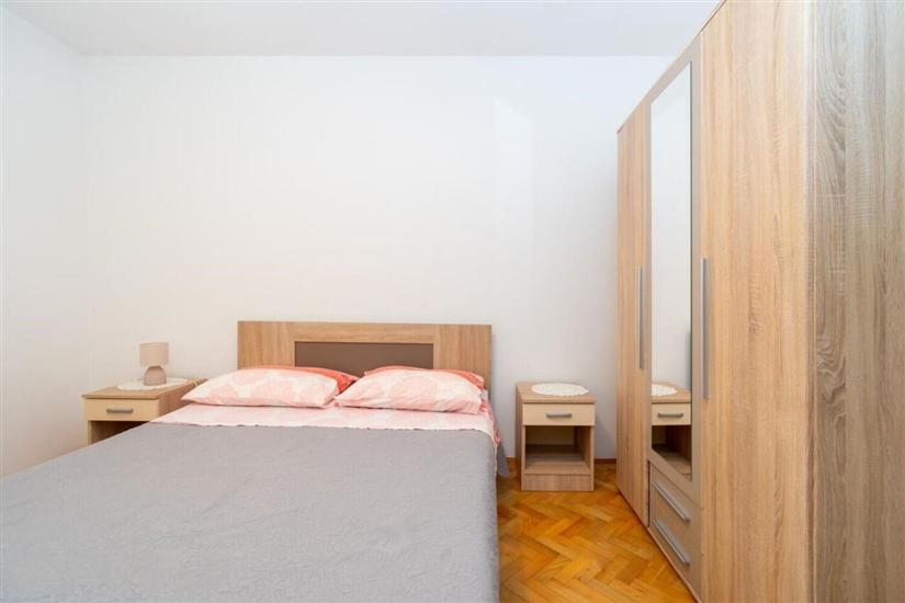 Apartment A1, for 8 persons