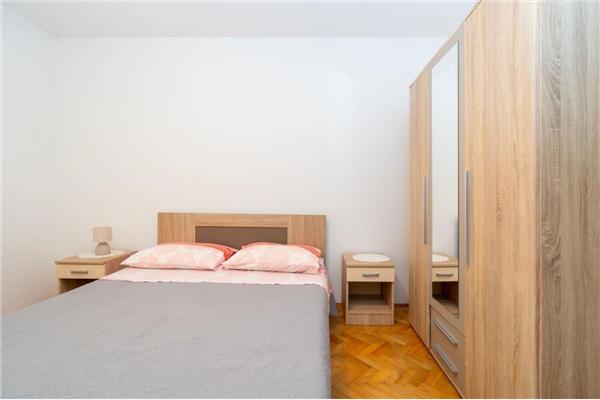 Apartment A1, for 8 persons