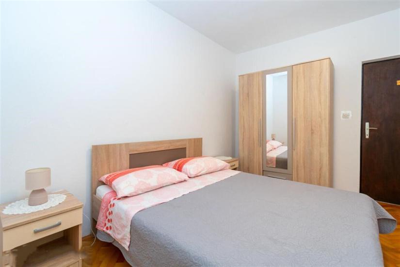 Apartment A1, for 8 persons