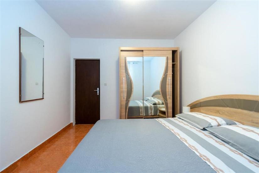 Apartment A1, for 8 persons