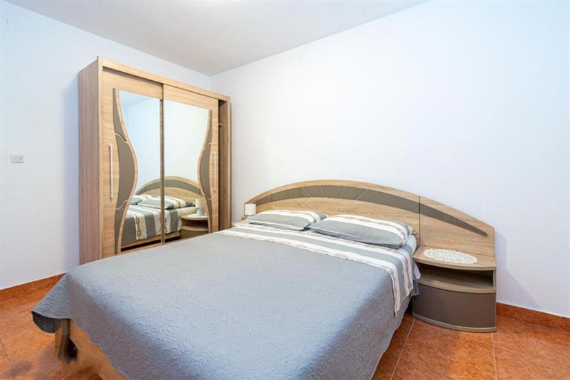 Apartment A1, for 8 persons