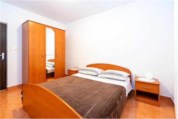 Apartment A1, for 8 persons