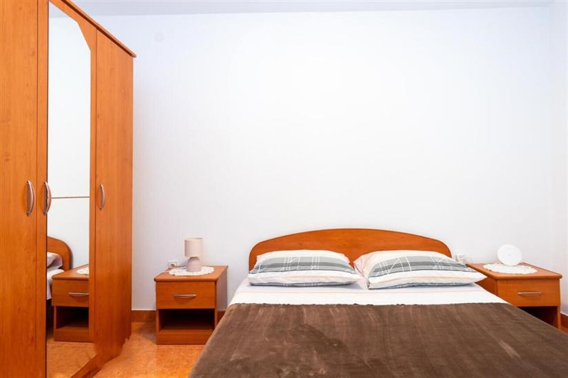 Apartment A1, for 8 persons