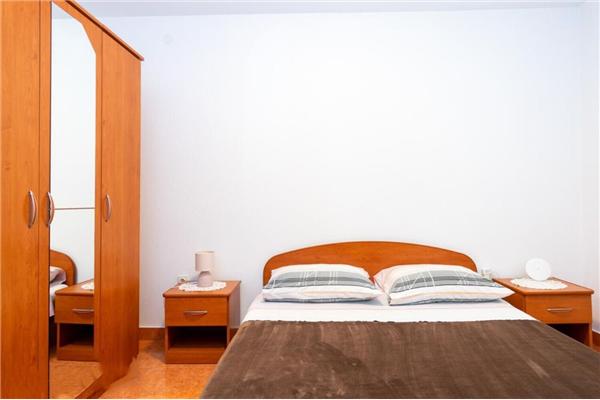 Apartment A1, for 8 persons