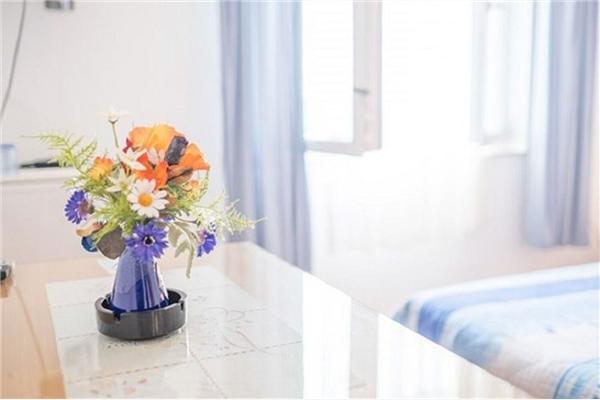 Room S1, for 2 persons