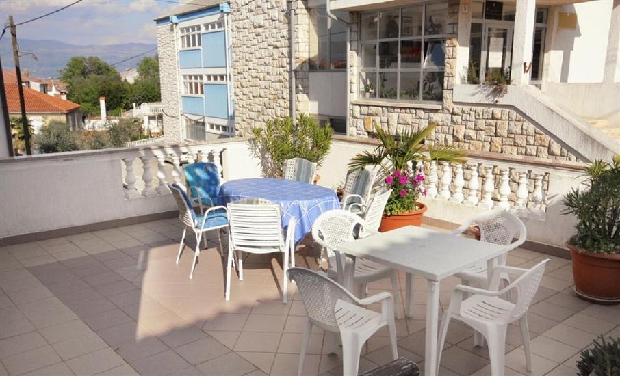 Room S2, for 2 persons