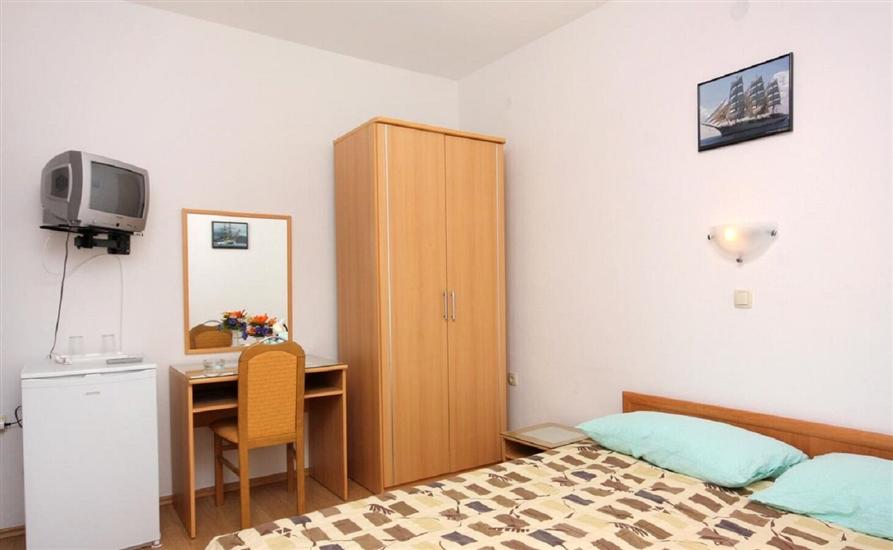 Room S2, for 2 persons