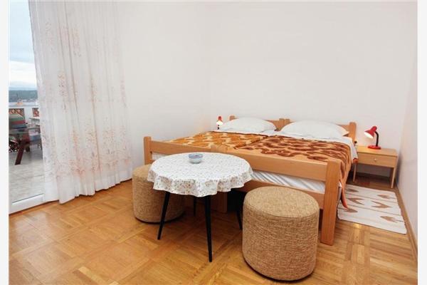 Apartment A1, for 5 persons