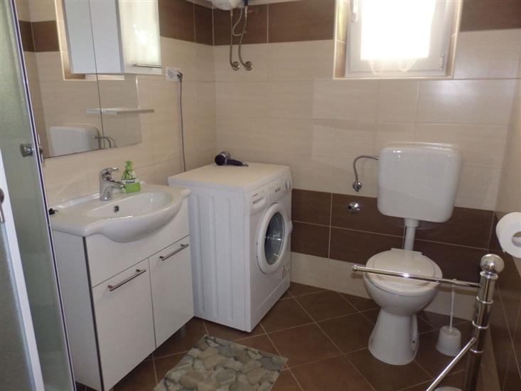 Apartment A1, for 7 persons