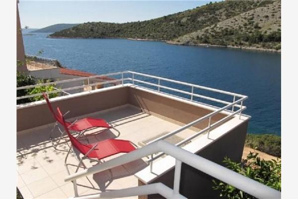 Apartment A1, for 5 persons