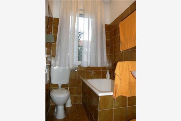 Apartment A1, for 5 persons