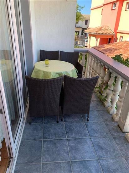 Apartment A2, for 5 persons