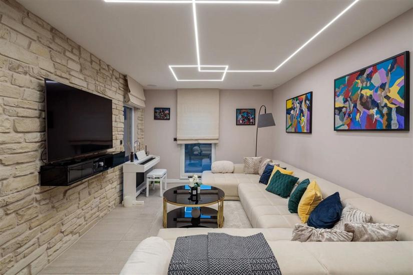 House K1, for 10 persons