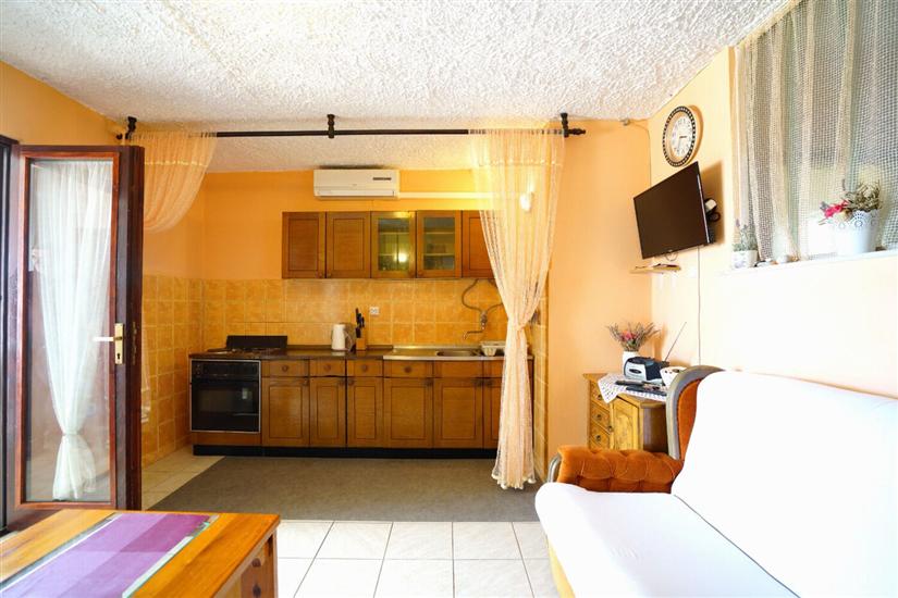 Apartment A1, for 8 persons