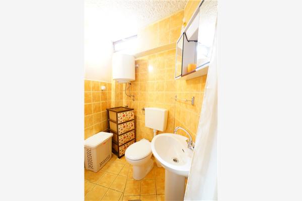 Apartment A1, for 8 persons