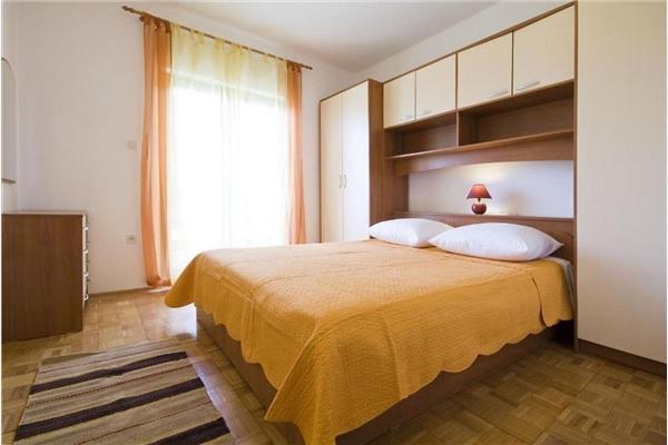 Apartment A4, for 12 persons