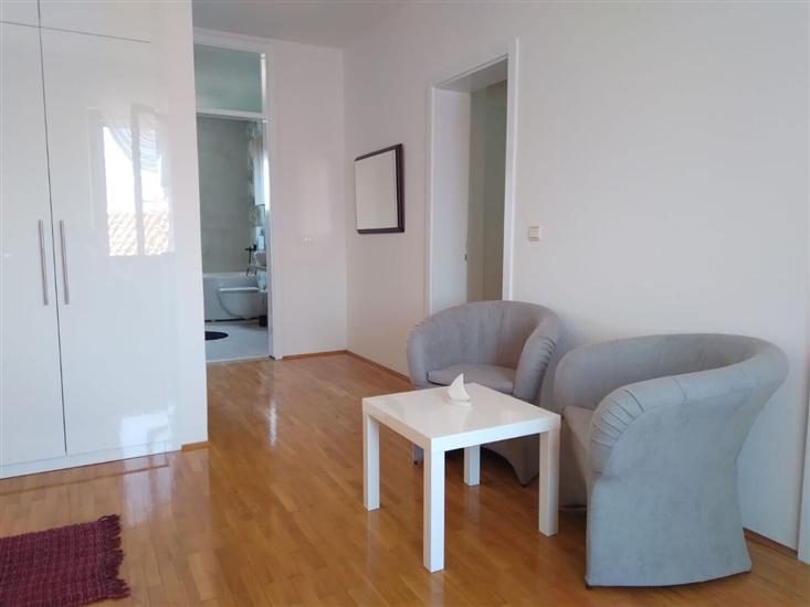Apartment A1, for 5 persons