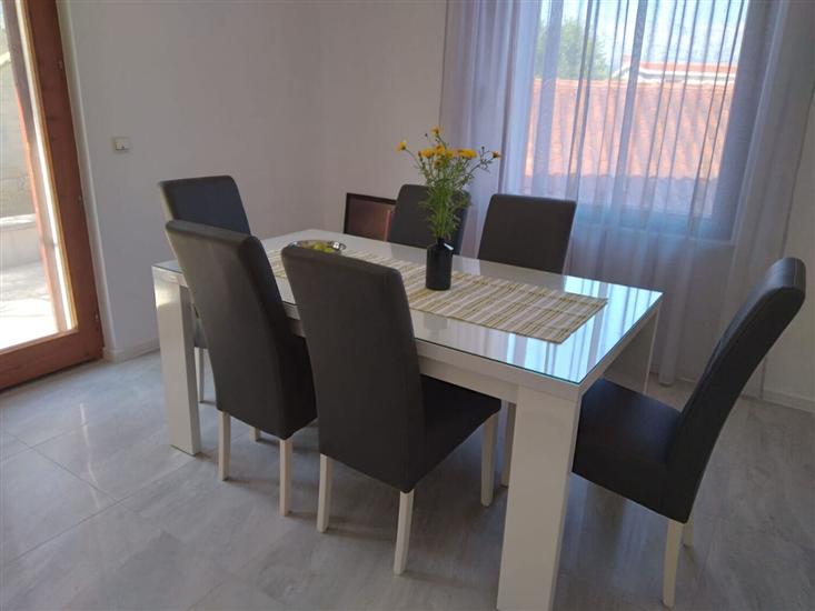 Apartment A1, for 5 persons