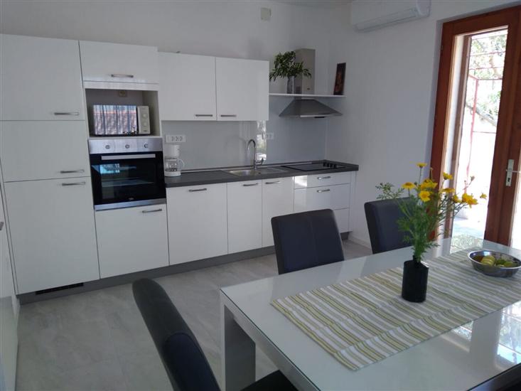 Apartment A1, for 5 persons