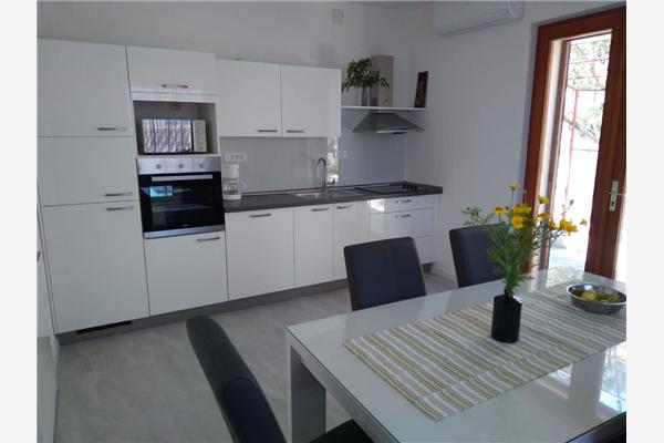 Apartment A1, for 5 persons