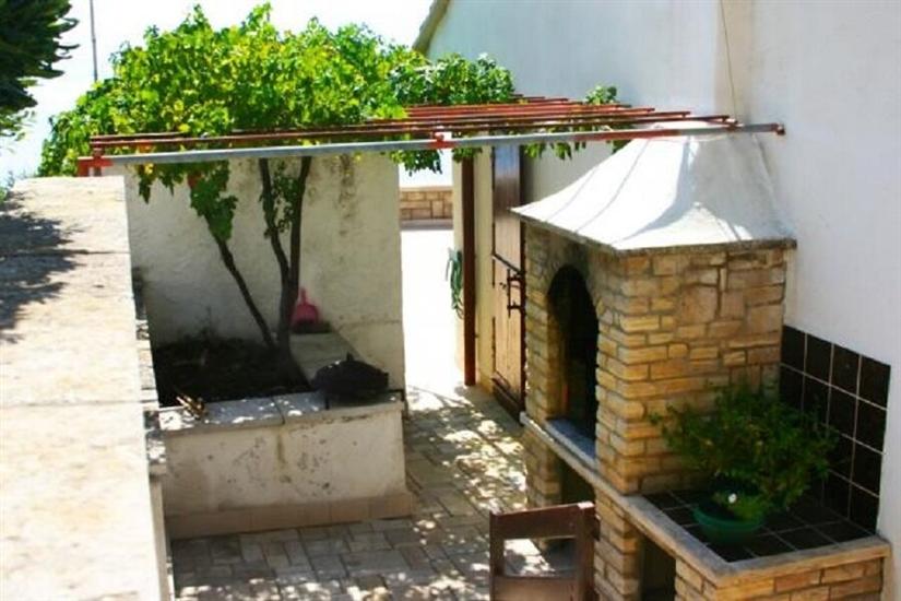 Apartments and Rooms Ref