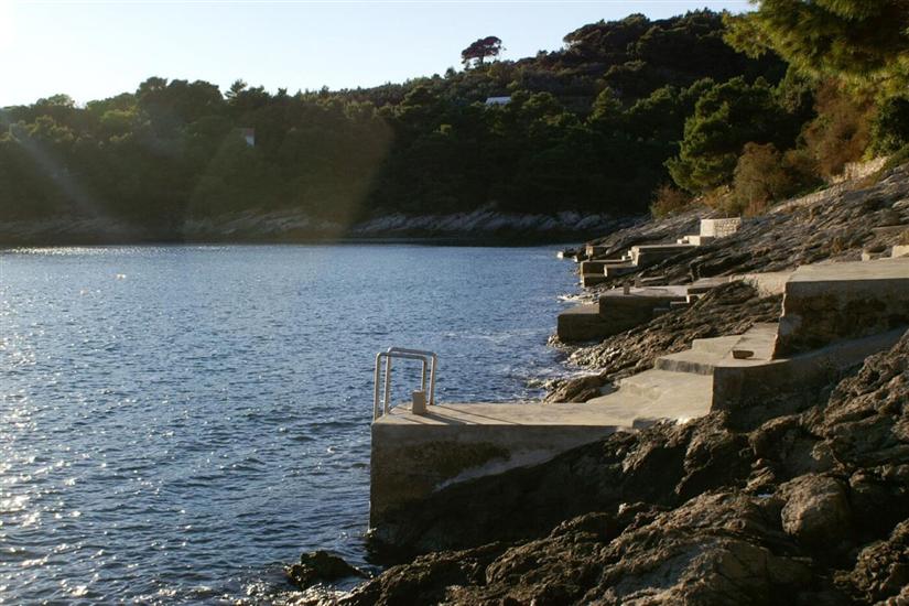 Apartments and Rooms Ref