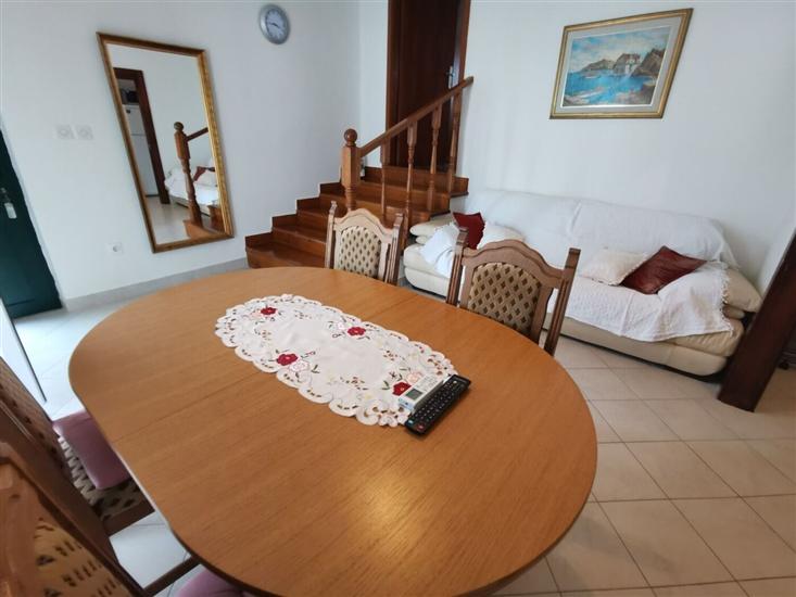 Apartment A2, for 3 persons