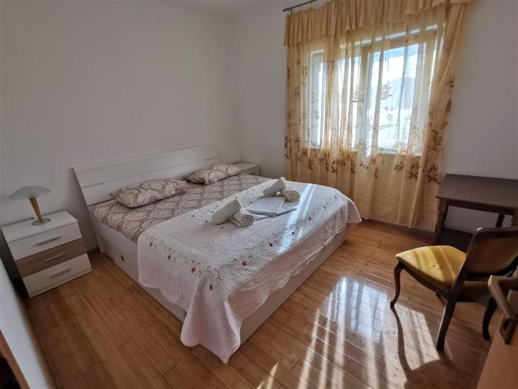 Apartment A3, for 5 persons