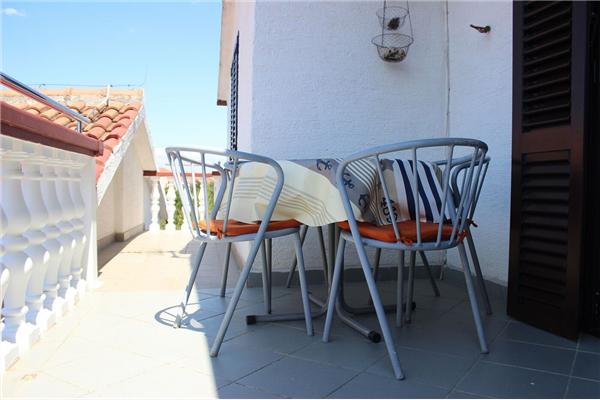 Apartment A1, for 6 persons