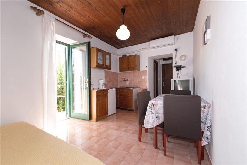 Apartment A2, for 3 persons