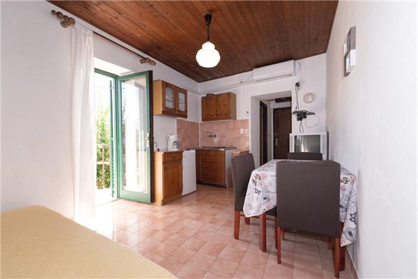 Apartment A2, for 3 persons