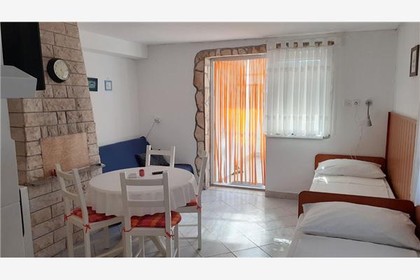 Apartment A2, for 3 persons